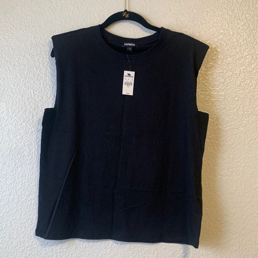 Boyfriend style Tshirt - padded shoulders